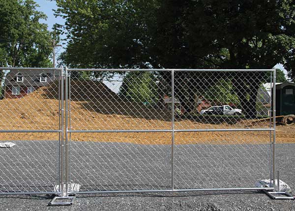 How to use chain link fence for protection on the construction site?