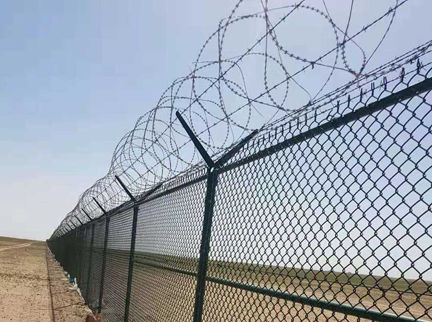 The characteristics of metal chain link fence and its application in different fields