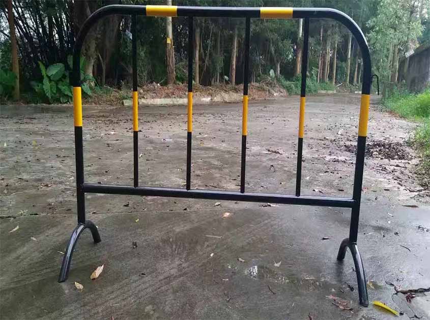 Crowd Control Barriers: Protecting Pedestrian Safety in Busy Area