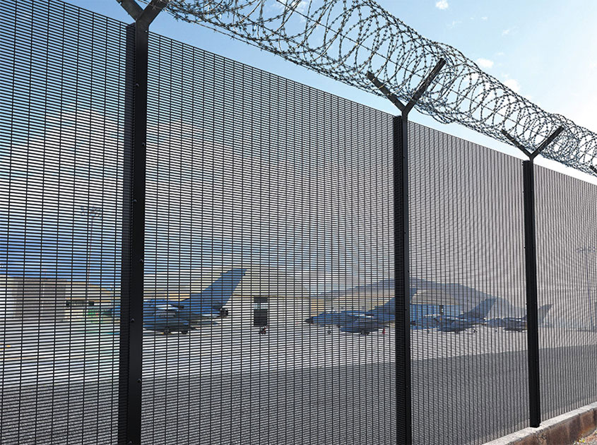 Resistant to Harsh Weather: Airport Security Fences Adapted to Various Weather Conditions