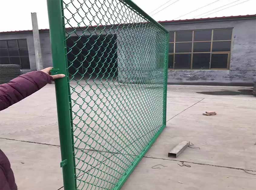 Sturdy and Secure, Long-lasting and Durable: Chain Link Fence Provides Excellent Protection