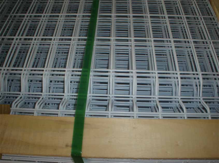 Welded Wire Mesh Fence: An Indestructible Protective Wall That Makes Thieves Howl!