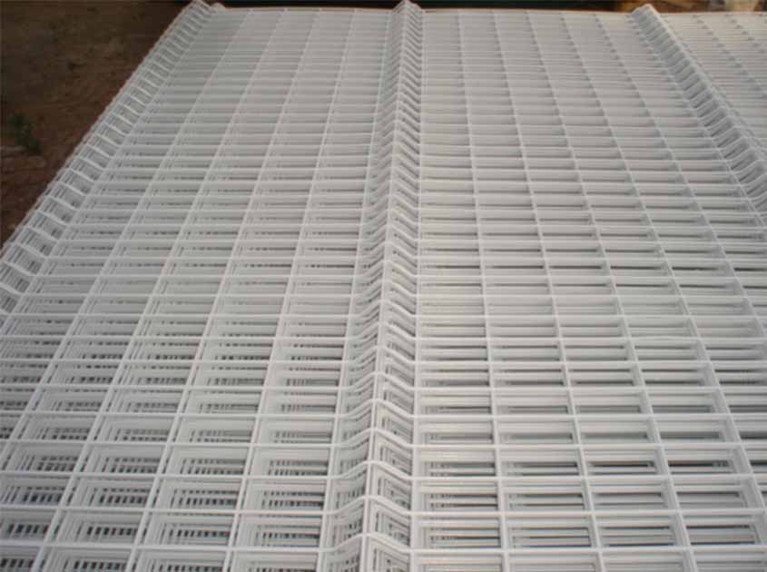 Welded Wire Mesh Fence: An Indestructible Protective Wall That Makes Thieves Howl!