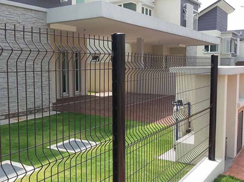 Classic Elegance meets Security: Peach Post Fence for a Charming Boundary