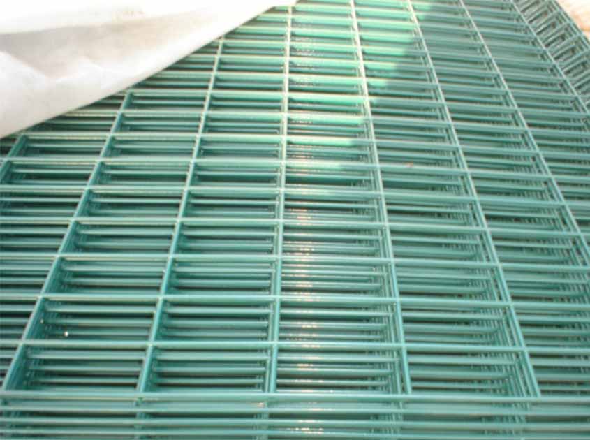 Enhanced Safety and Aesthetics: The Benefits of Welded Mesh Fences