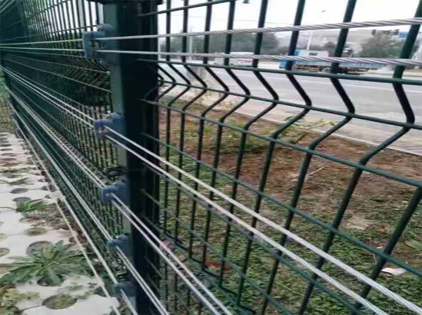 Welded Mesh Panel Fence: Uncompromising Security with Sleek Design