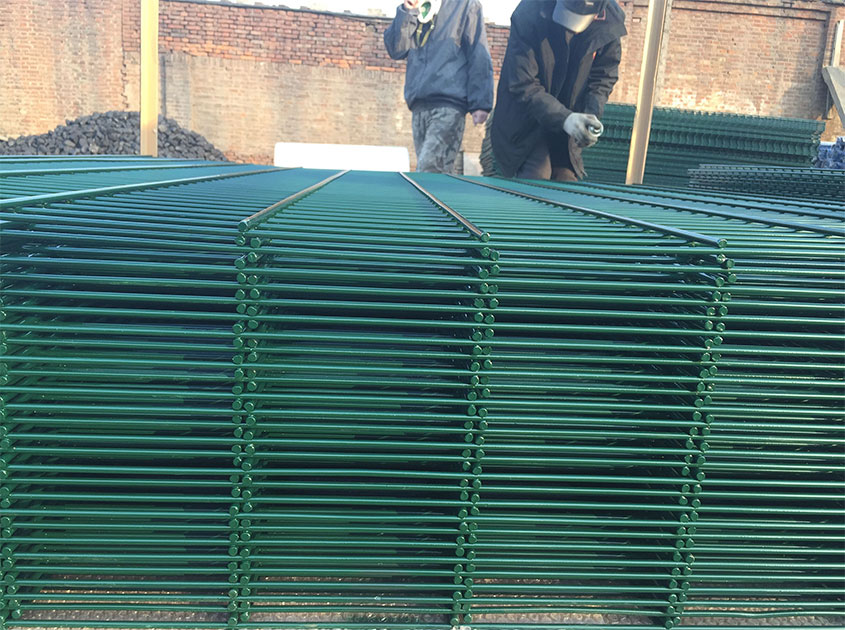 Double Wire Mesh Fence: Dual-layered Security for Maximum Protection