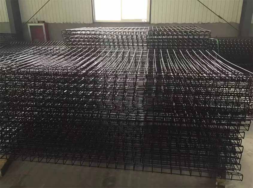 Welded Mesh Panel Fence: Embracing the Artistry of Security in a Meshy Masterpiece