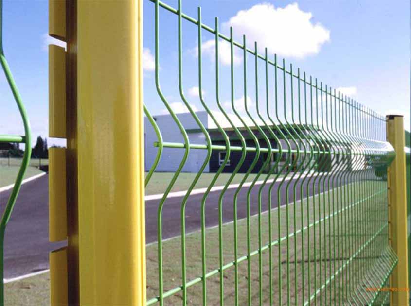 Are there any specific maintenance requirements that I should be aware of for the Peach Post Fence?cid=5