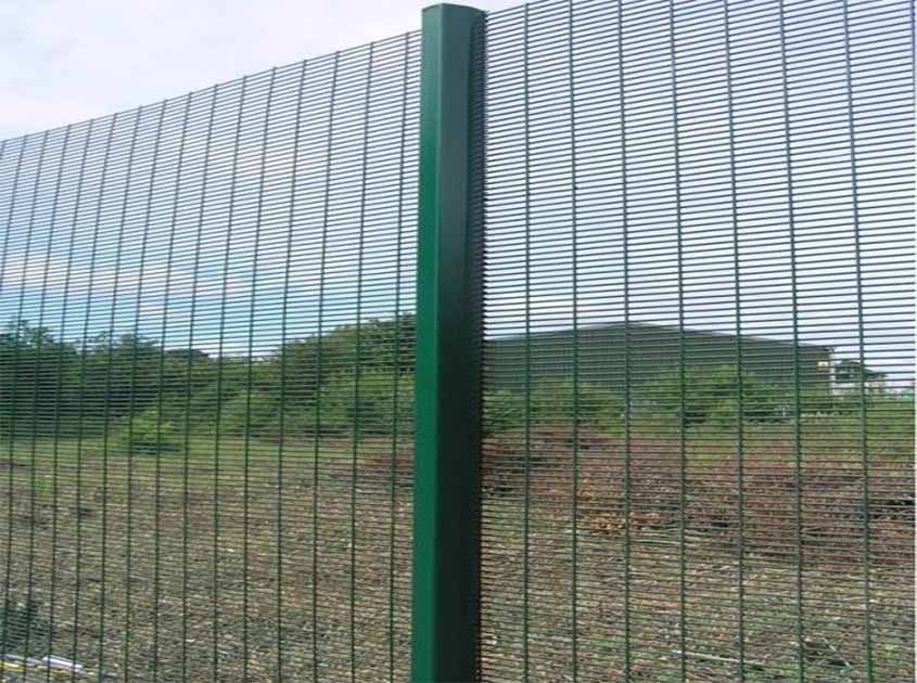 358 Fencing vs. Other Fencing Options: Which is the Best for Your Property?cid=5