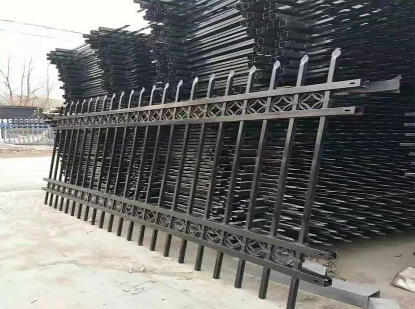 The Advantages of Pyramid Mesh Fence for Perimeter Protection