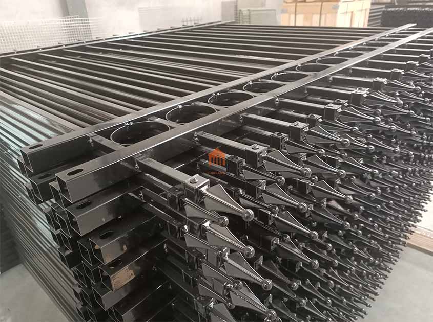 Understanding the Construction and Materials of Pyramid Mesh Fence
