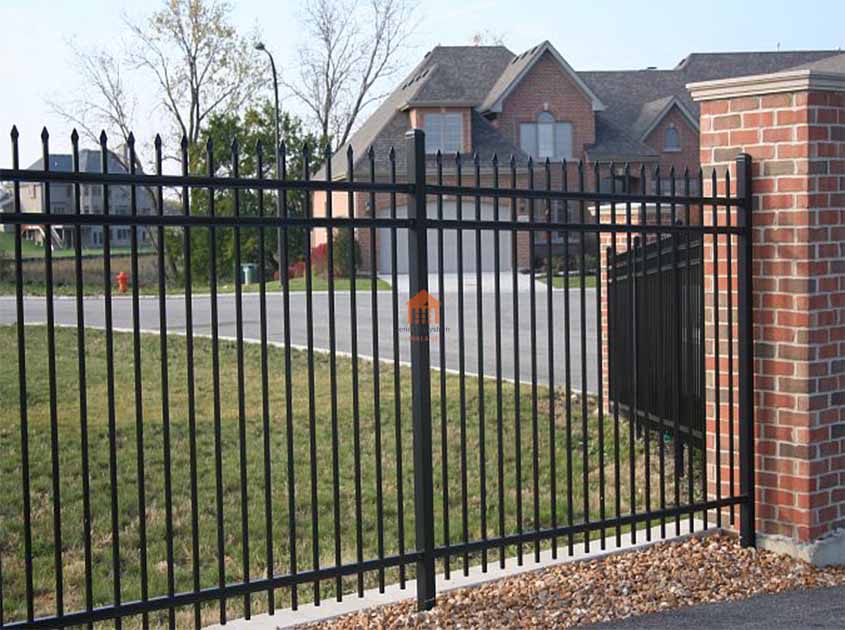 Protecting the Surrounding Area: The Advantages of a Pyramid Mesh fence