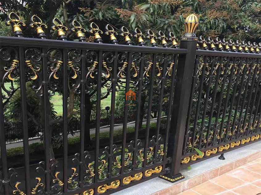 The Role of Pyramid Mesh fence in Zoo and Wildlife Park Enclosures