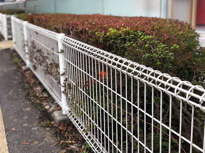 Ensuring Longevity: Essential Steps for Post-Installation Maintenance of brc Mesh fence