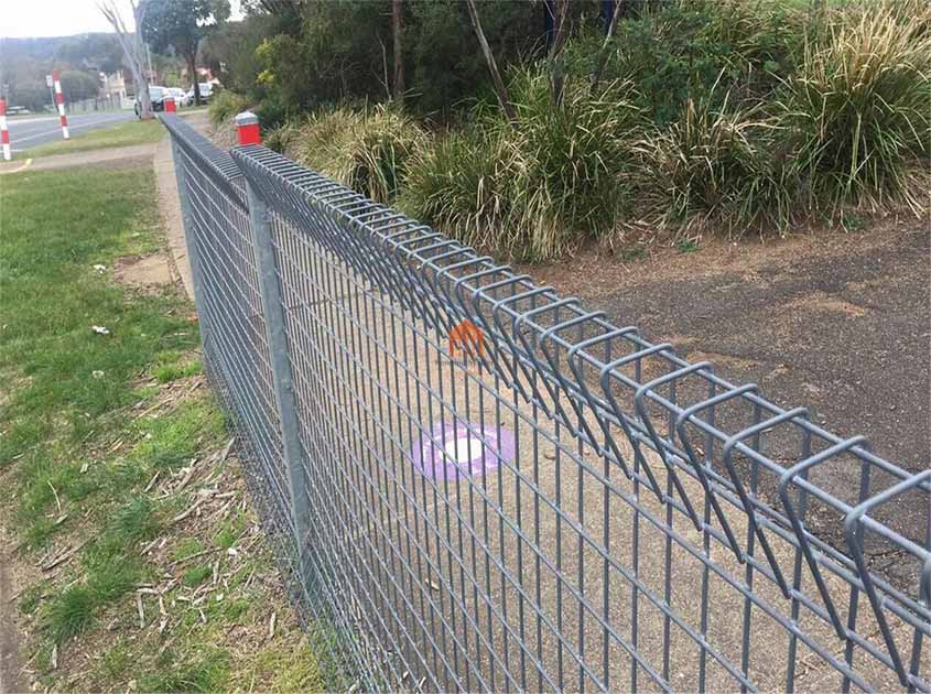 Tell you how to keep elegant-clean and maintain brc Mesh fence