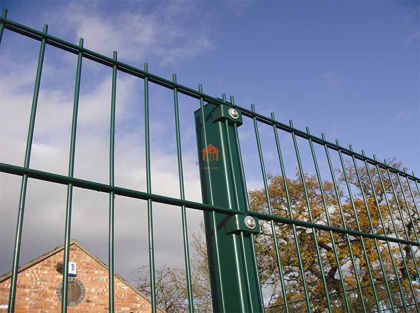 Quick and Easy Cleaning Tips for Double Wire Mesh fence