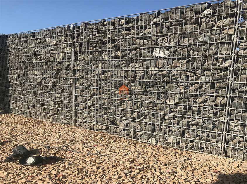 The Materials Used in Double Wire Mesh fence-Assessing Quality