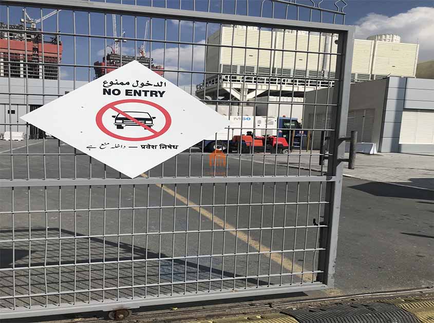Stainless Steel vs. Galvanized Double Wire Mesh Fence - Material Comparison