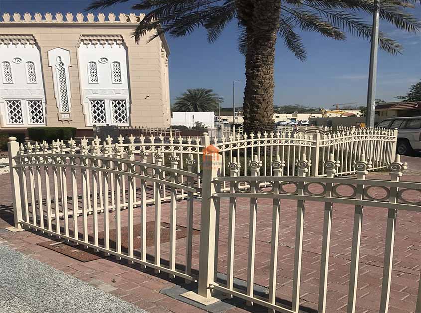 Creating Eye-Catching Perimeters with Pyramid Mesh Fence Designs