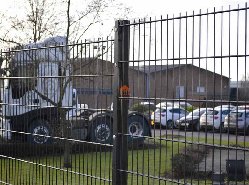 Real-Life Experiences with Double Wire Mesh fence