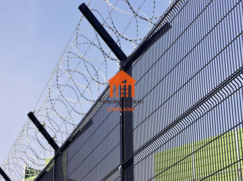 Airport fence: Ensuring Passenger Safety and Security