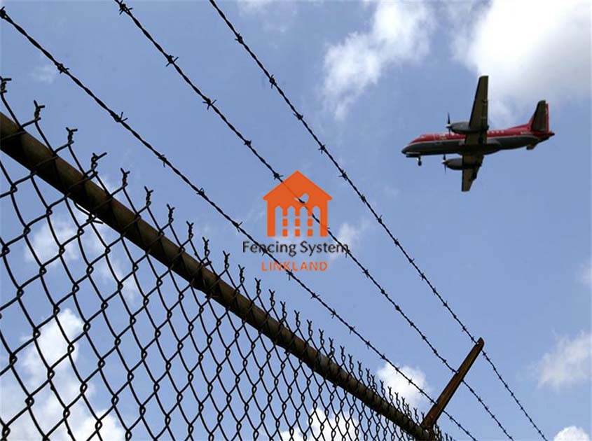 The Pros and Cons of Different Types of Airport fence Materials