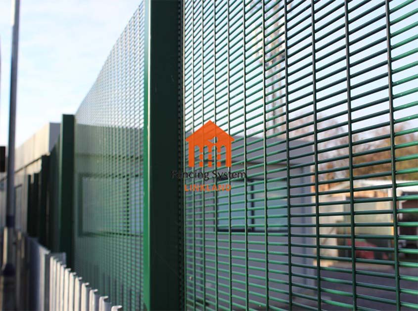 Anti-climb fence vs. Other High Security Fences: Which Anti-Climb Works Best