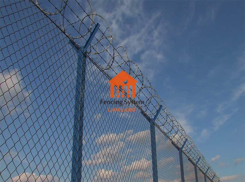 The Importance of Choosing the Right Airport fence System