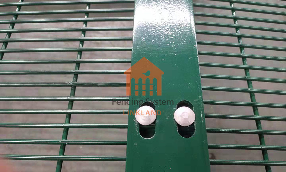 The Benefits of Using 358 security fence for Military Bases
