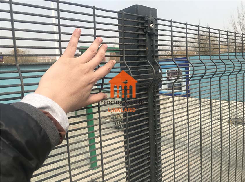 anti-climb fence Maintenance Guide