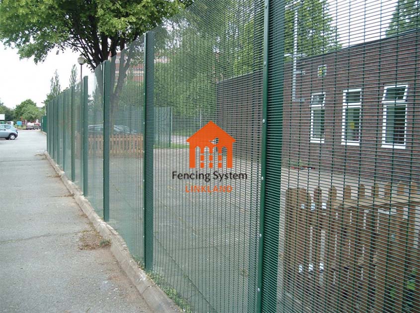Benefits of Using a 358 security fence for Perimeter Security and Access Control