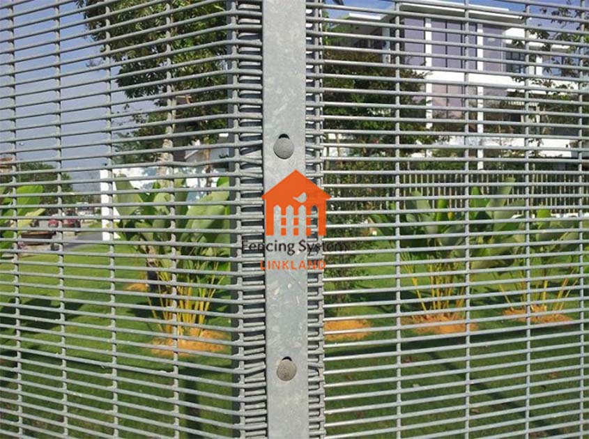 anti-climb fence Maintenance Guide