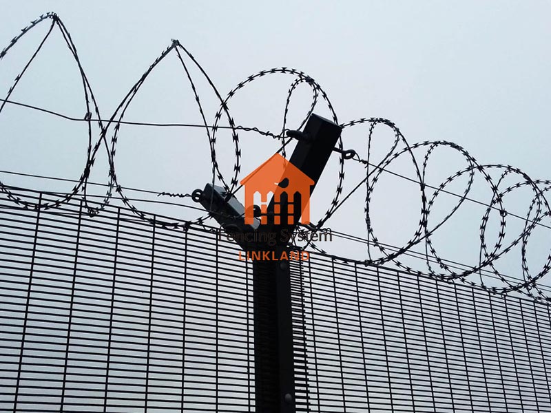 Airport fence Design: Balancing Safety, Aesthetics, and Functionality