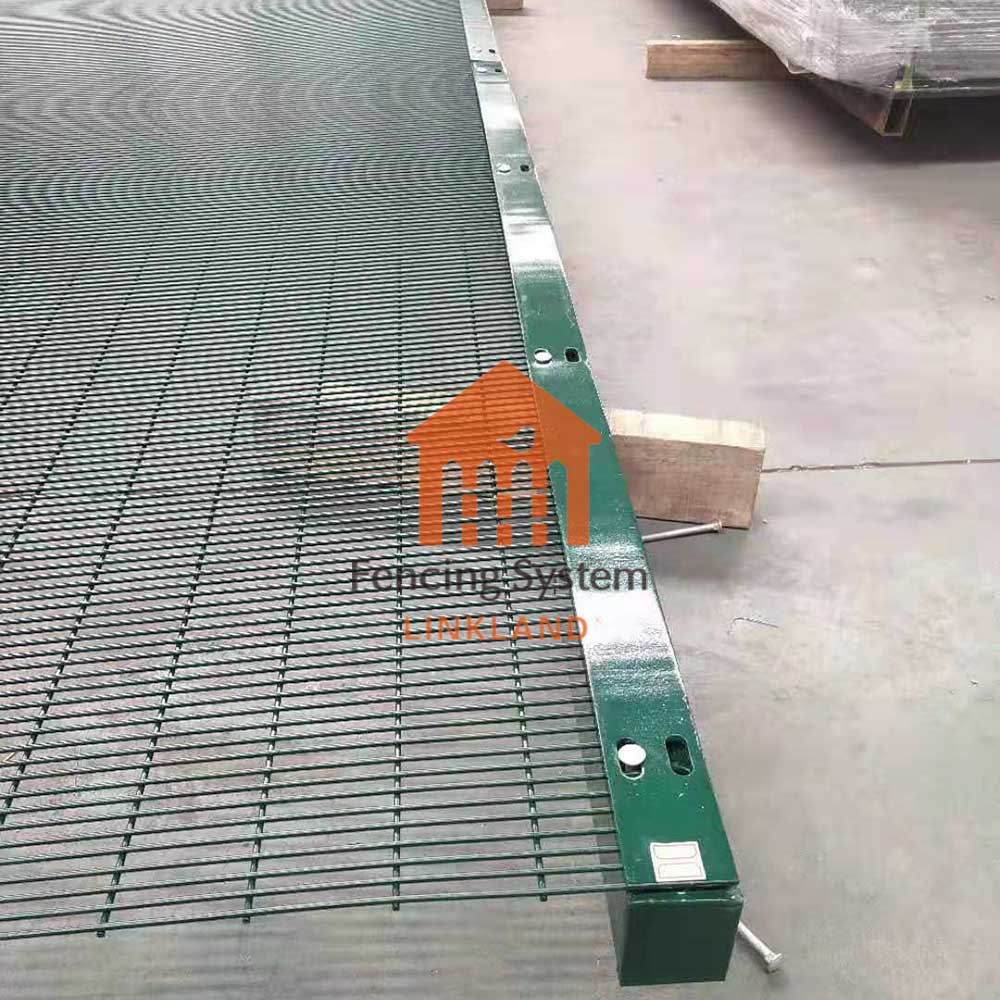 358 security fence coating: corrosion resistance, weather resistance