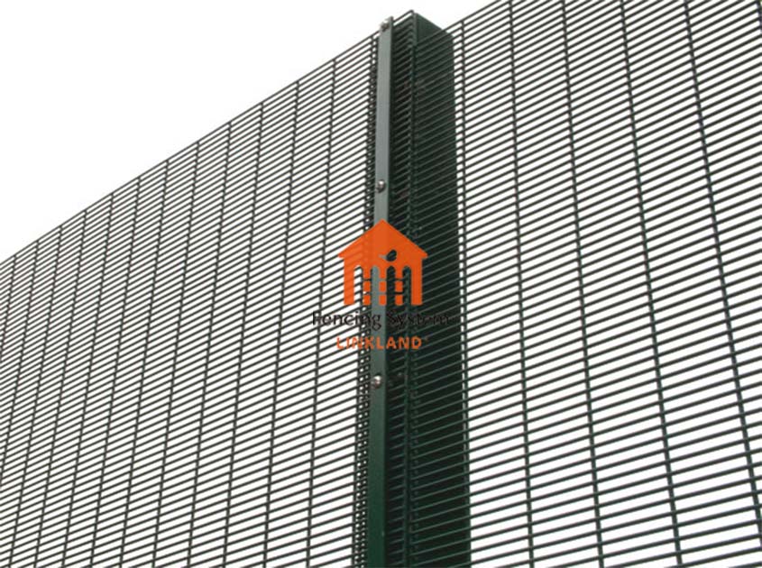 358 security fence Testing and Certification Standards: Compliance and Quality Assurance