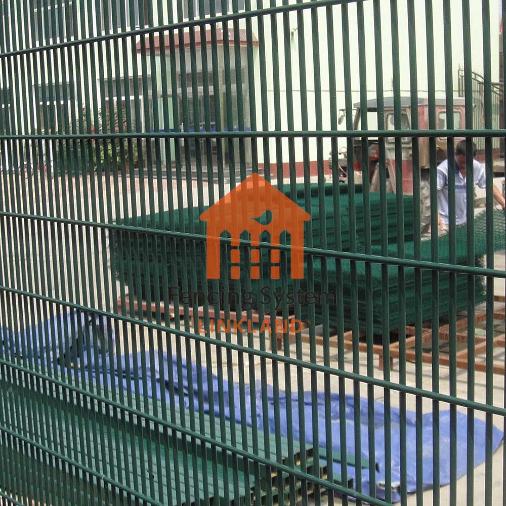 anti-climb fence vs. Intrusion Detection Systems: A Comparative Analysis