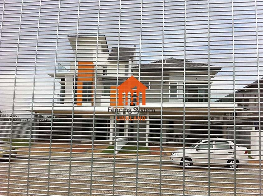 anti-climb fence coating: Corrosion resistant