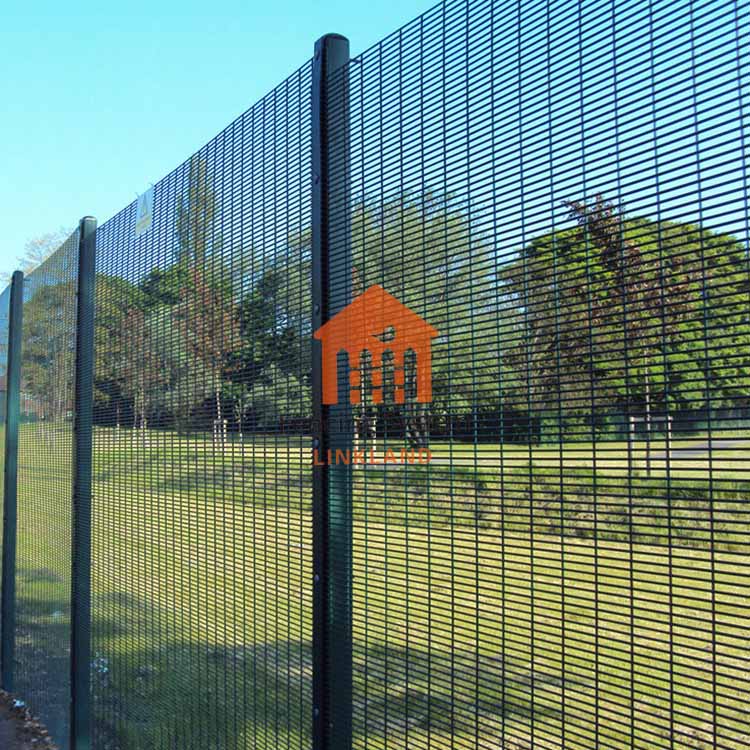 anti-climb fence Material: Durability