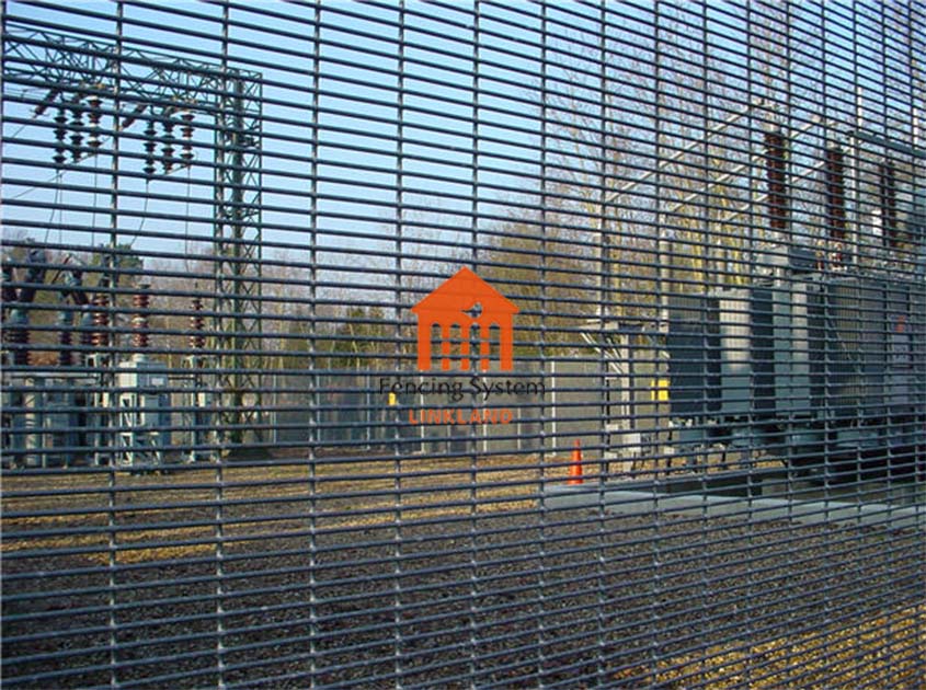 anti-climb fence coating: Corrosion resistant