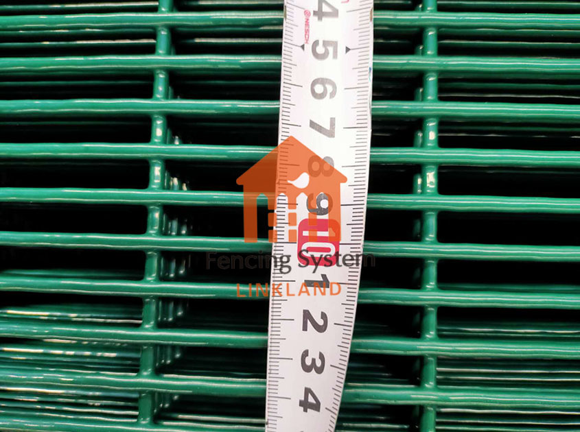 anti-climb fence Material: Durability