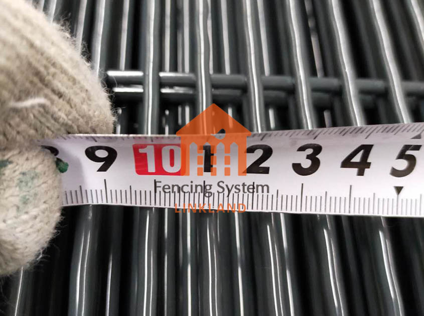 anti-climb fence Regulations: Compliance