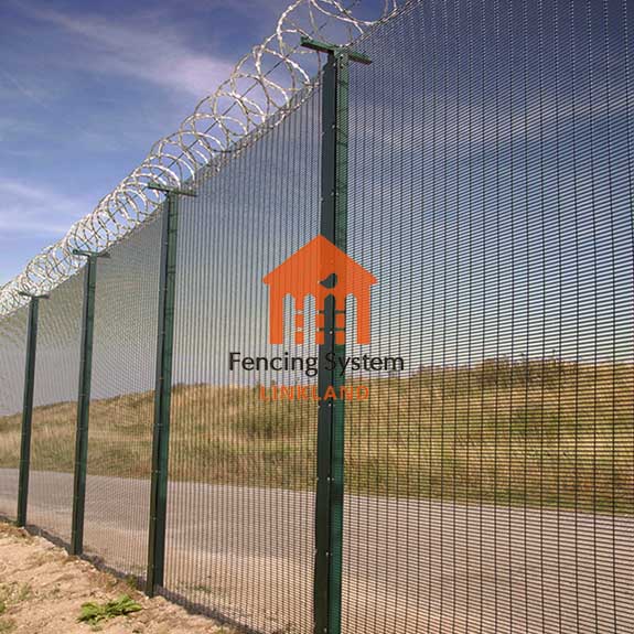 Challenges and solutions for Airport fence design and construction