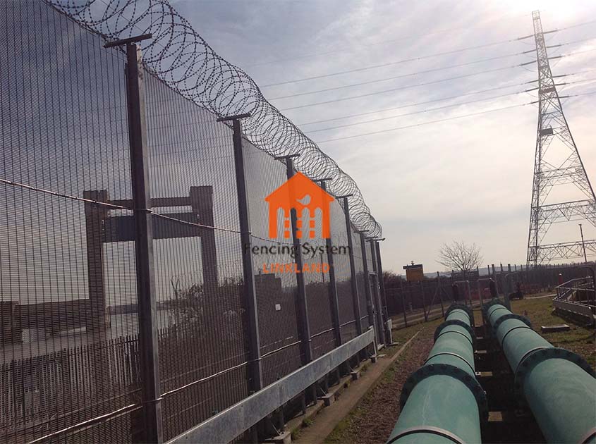 Challenges and solutions for Airport fence design and construction