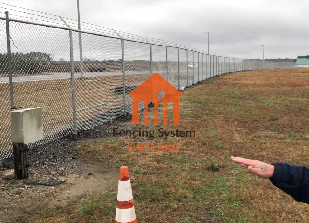 The Future of Airport Security: Innovations in Perimeter Airport fence Systems