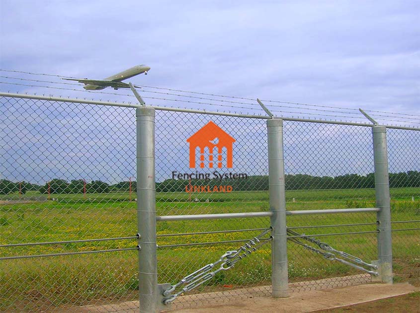 The Future of Airport Security: Innovations in Perimeter Airport fence Systems