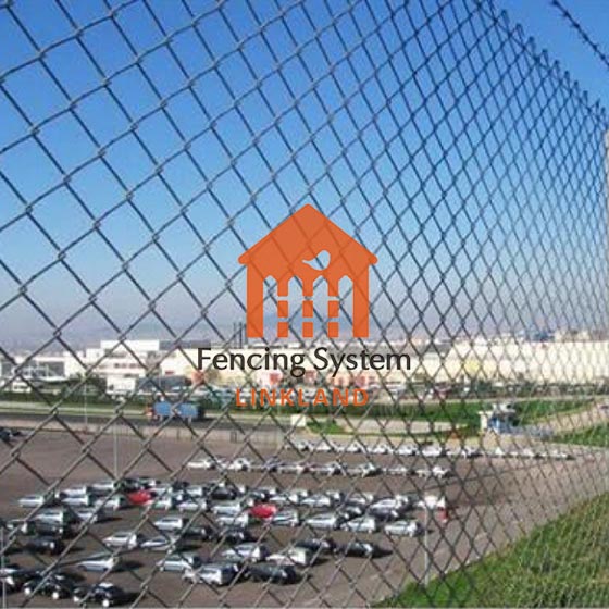 Managing airport perimeters: the key role of a reliable Airport fence system