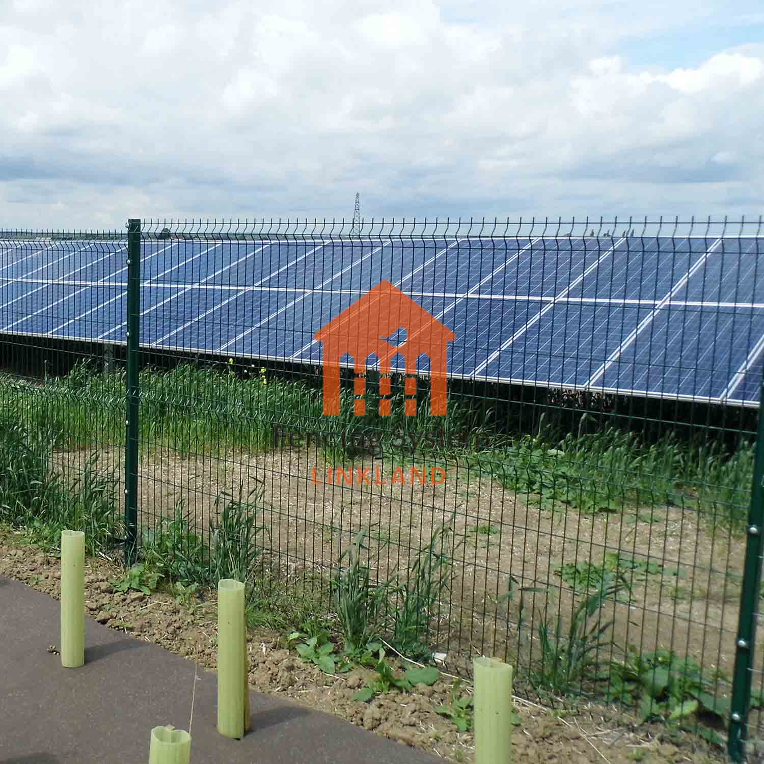 How to improve the strength and durability of Welded mesh fence
