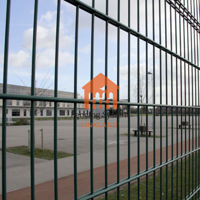 Customization method and steps of Double wire mesh fence