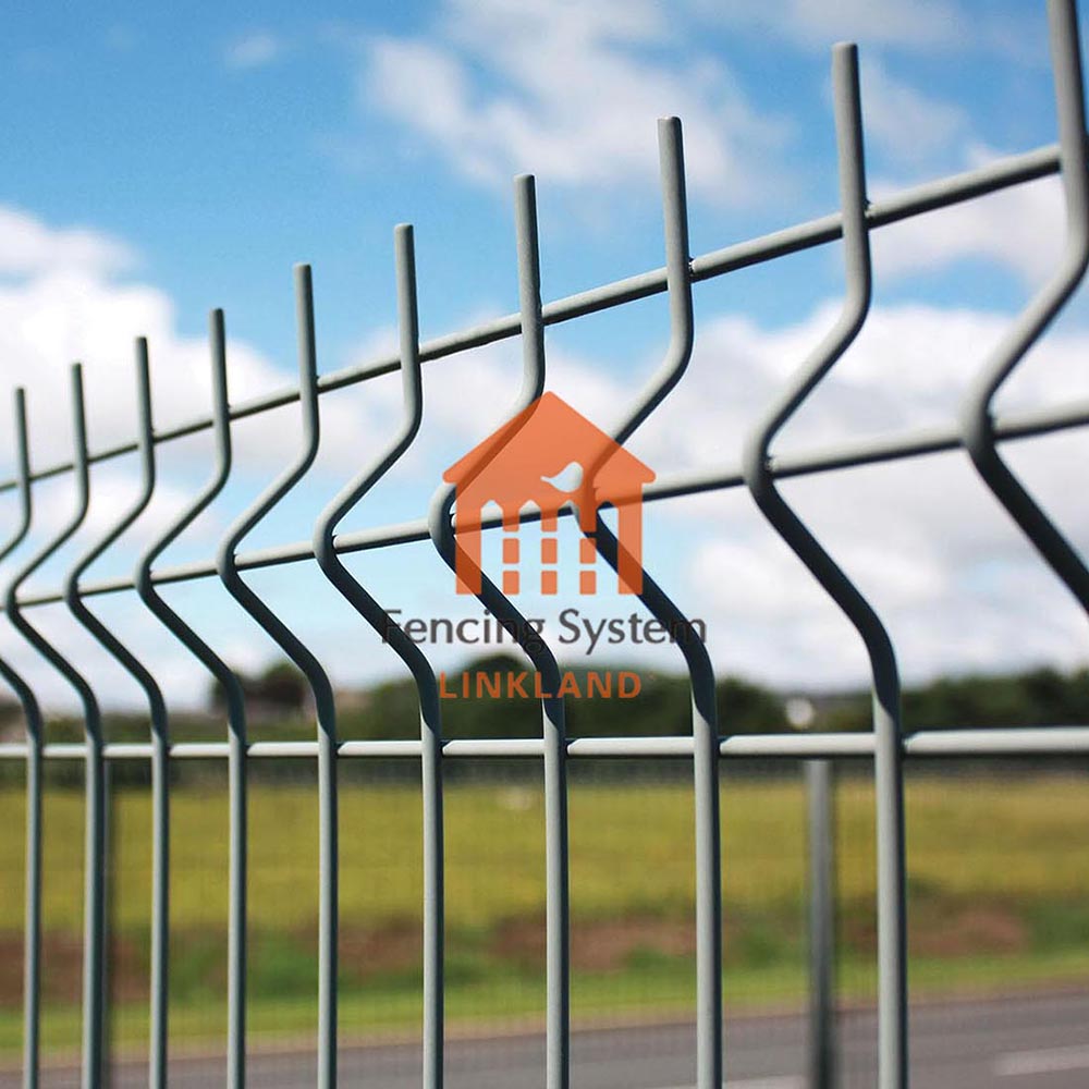 Welded mesh fence for Residential Gardens: Combining Security and Elegance